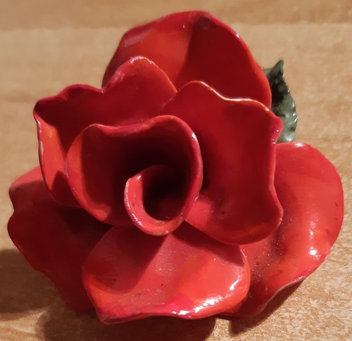 Rote rosenbrosche fimo - rote, unikat